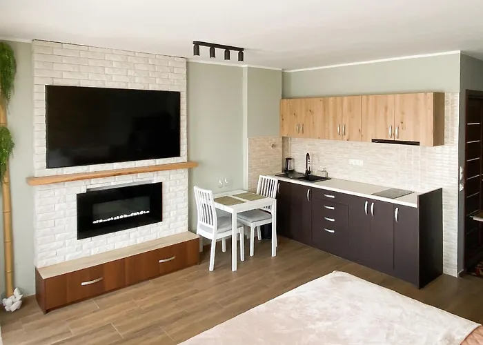 Deluxe 200m From Road Apartmán *